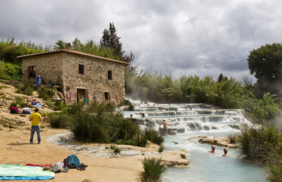 Saturnia hot baths day trip from Rome